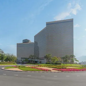 Hyatt Regency - Corniche Hotel